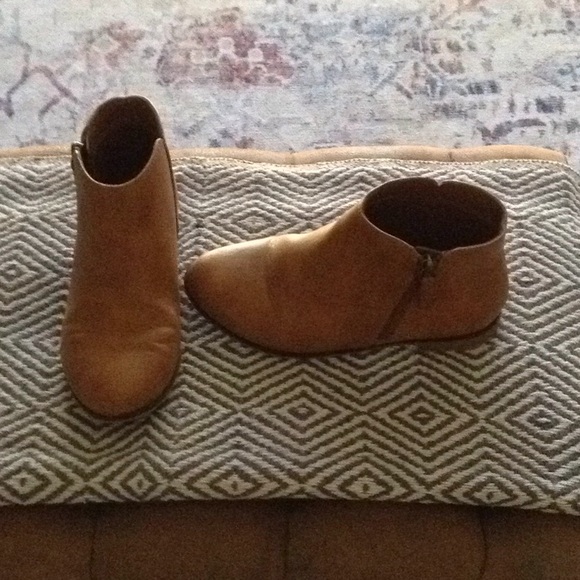 Cat & Jack Booties Girls 2 - Picture 3 of 5